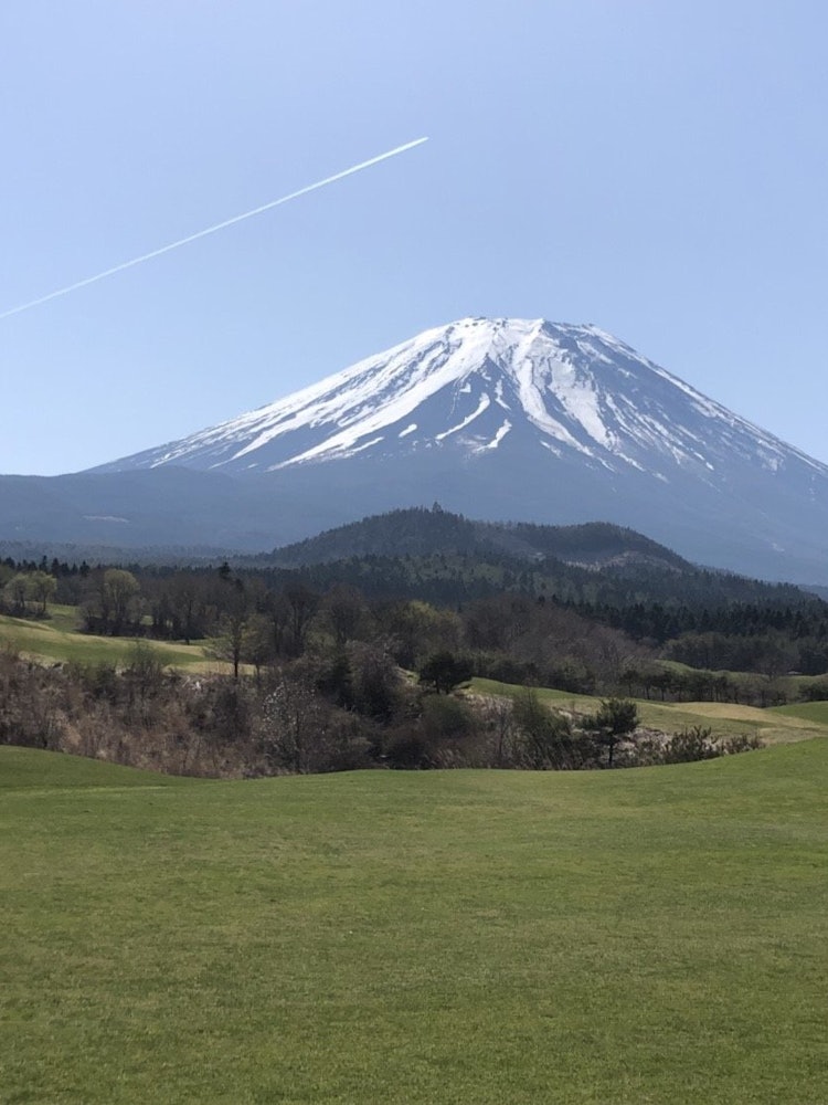 [Image1]I went to a golf course where I could see Mt. Fuji.It was a very nice course with a view of Mt. Fuji