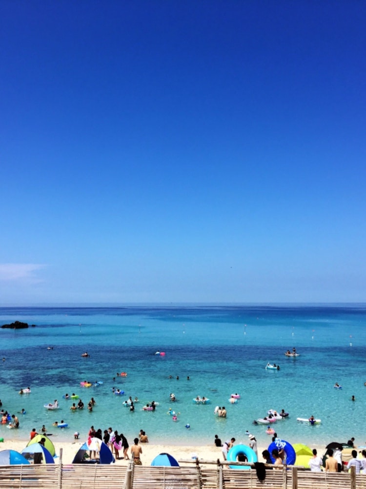 [相片1]这是山口县纲岛的一个海滩。我经过的海滩景色非常美丽，我不假思索地拍了一张照片。我会发布它，我希望您可以充分享受的夏天很快就会回来。