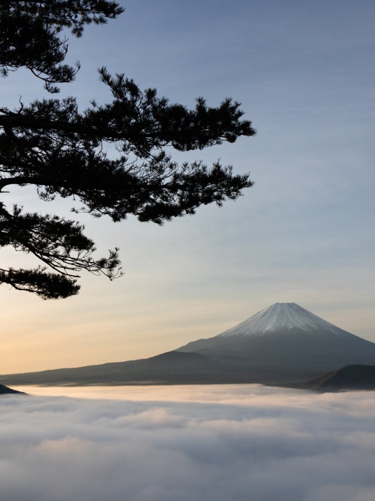 [Image1]When most people think of Mt. Fuji as a symbol of Japan, they think of this mountain. Due to the top