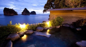 [Image2]Dogashima Hot Spring Hotel - Dogashima's only private fountainhead innNagisa's white building is bui