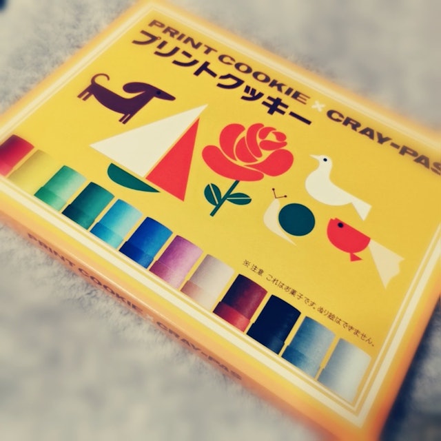 [Image1]The crayon exterior cookie I got as a souvenir from a friend before (゚∀゚)Unique and the box was not 