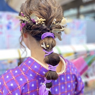 [相片2]這是琉球和春期的新和服，是海原的傳統工藝品。紫色是不尋常的，非常可愛。我也喜歡用紫色配飾來搭配我的和服。