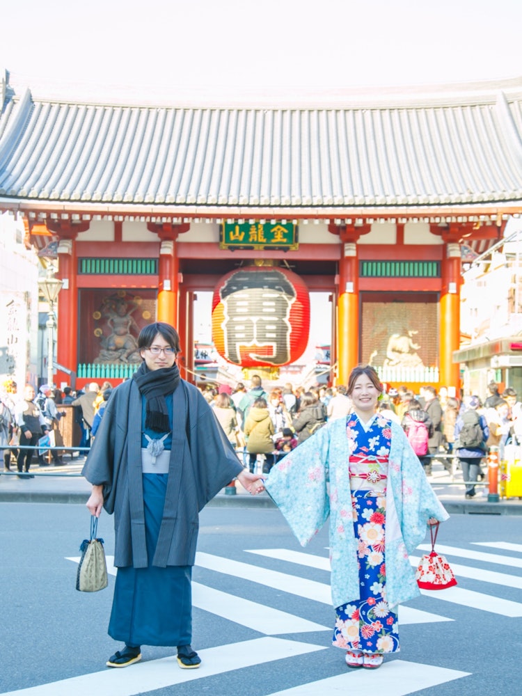 [Image1]【Sensoji Temple/Kaminarimon】Marriage is decided, and photos with my husbandDid it come to you when y