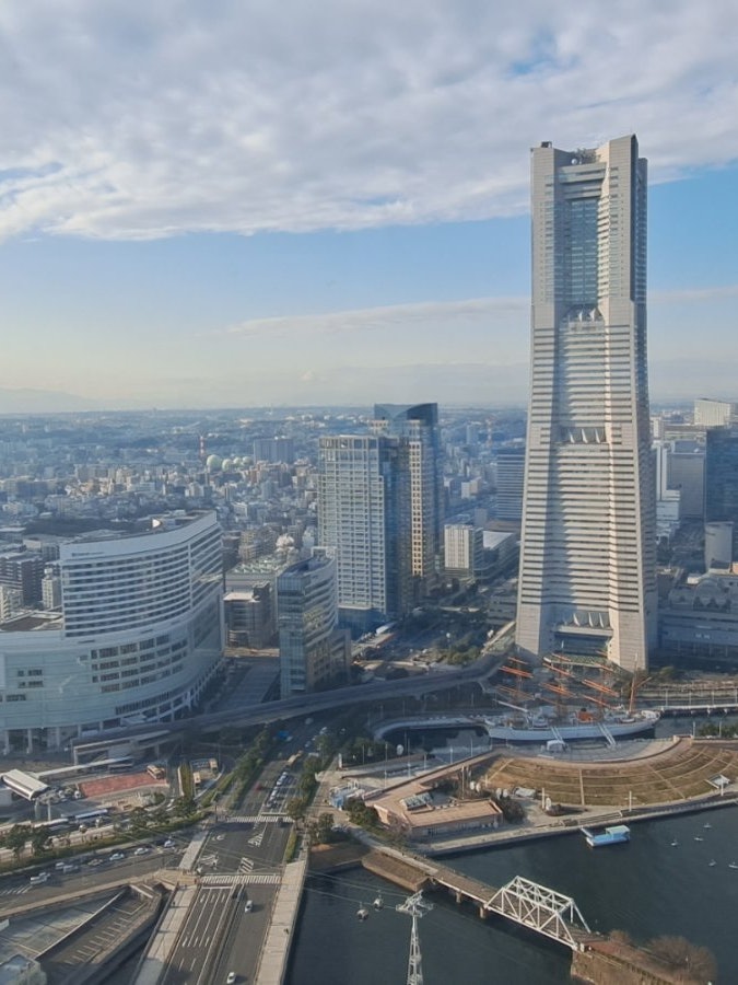 [Image1]This is the view from the 46th floor observation deck of Oakwood Suites Yokohama in Yokohama City, K