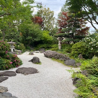 [Image1][Englsh/Japanese] Continuing from last week, here are some photos from Komagino Garden. The garden w