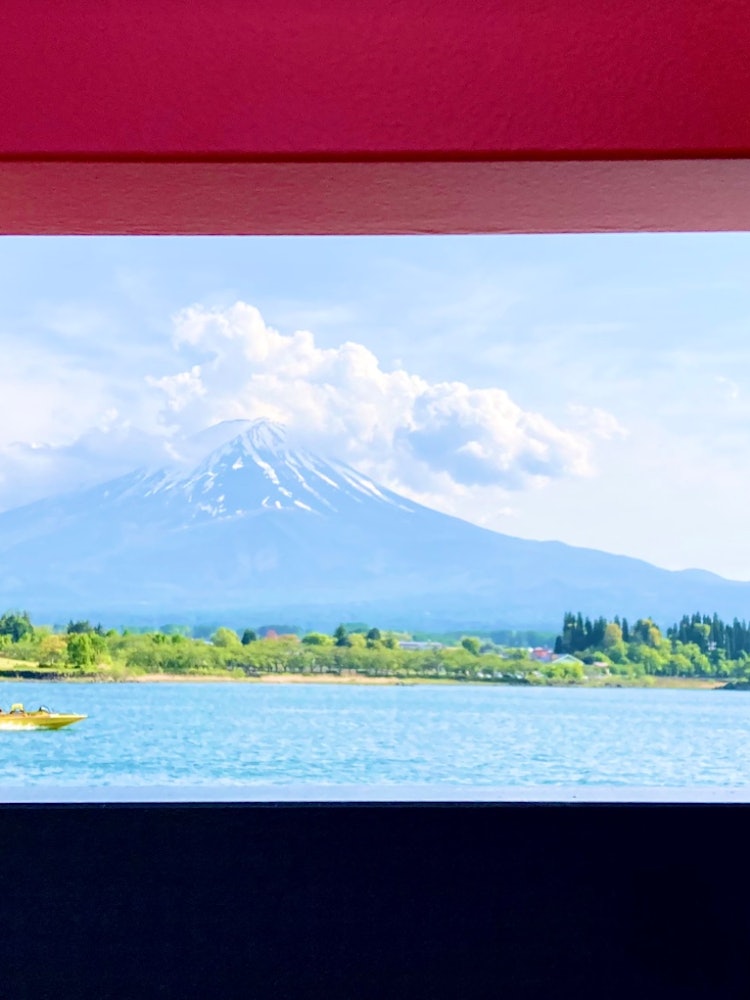 [相片1]這是三親子第一次去山梨縣。從船上第一次登上富士山！