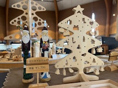 [相片2]国内木材需求开发中心“Kirakukan”销售与圣诞节相关的产品。充满木头温暖的手工木制品它不仅推荐给你的家，也推荐给礼物☆请随时光临。