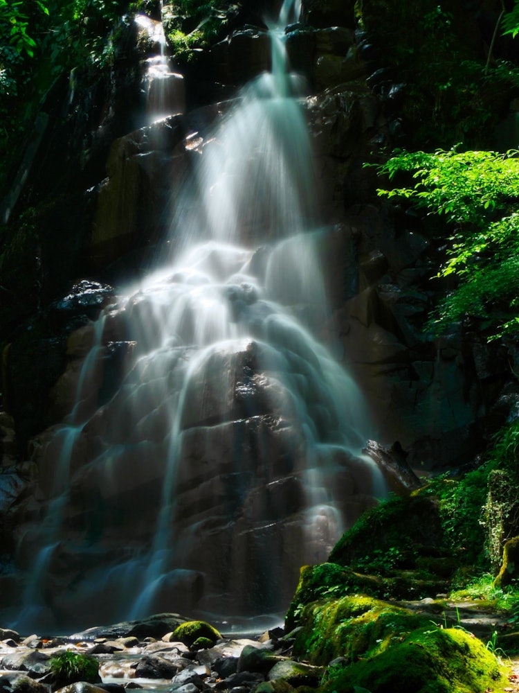[Image1]It is a waterfall located in the Kannabe Valley in Toyooka City, Hyogo Prefecture.It is said to have