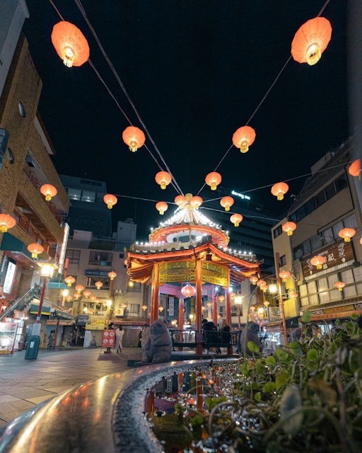 [画像1]明かりを灯して⭐こちらは、兵庫県神戸市にある　　　　　　　　　　「南京町」ランタンフェスティバルが開催されていたときに撮影致しました。個人的には、横浜よりこちらの方が好きかな😁