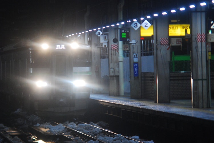 [相片1]日本最想保留的风景是人的热情和细心的精神，此照片为北海道札幌车站的运转士专注的精神，