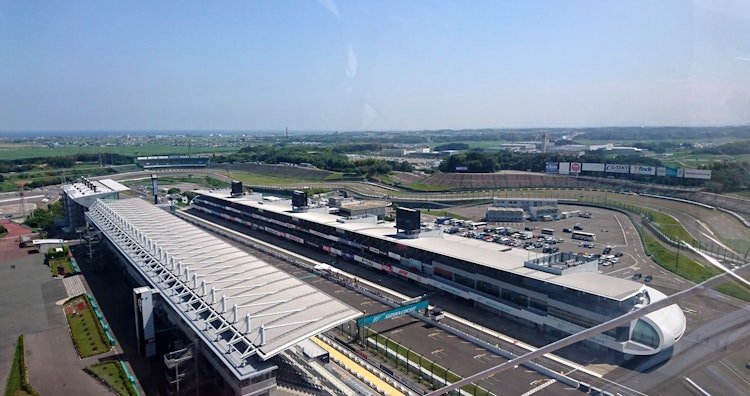 [Image1]If you are interested in motorsports, why not stop by the Suzuka Circuit, where the F1 Japanese Gran