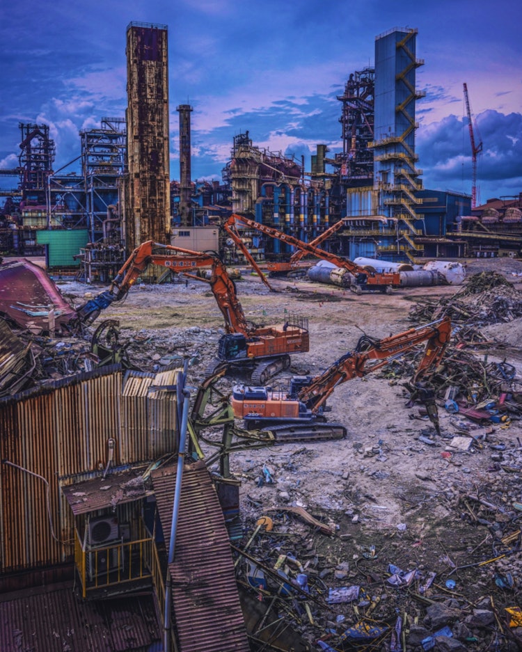 [画像1]広島県　呉市　日新製鋼今日の一枚📸は工場解体風景🏭です。日新製鋼は工場夜景でも人気スポットでしたが解体されても絵になりました。こちらを撮るのはこれが最後になるかもしれないかなぁ〜。
