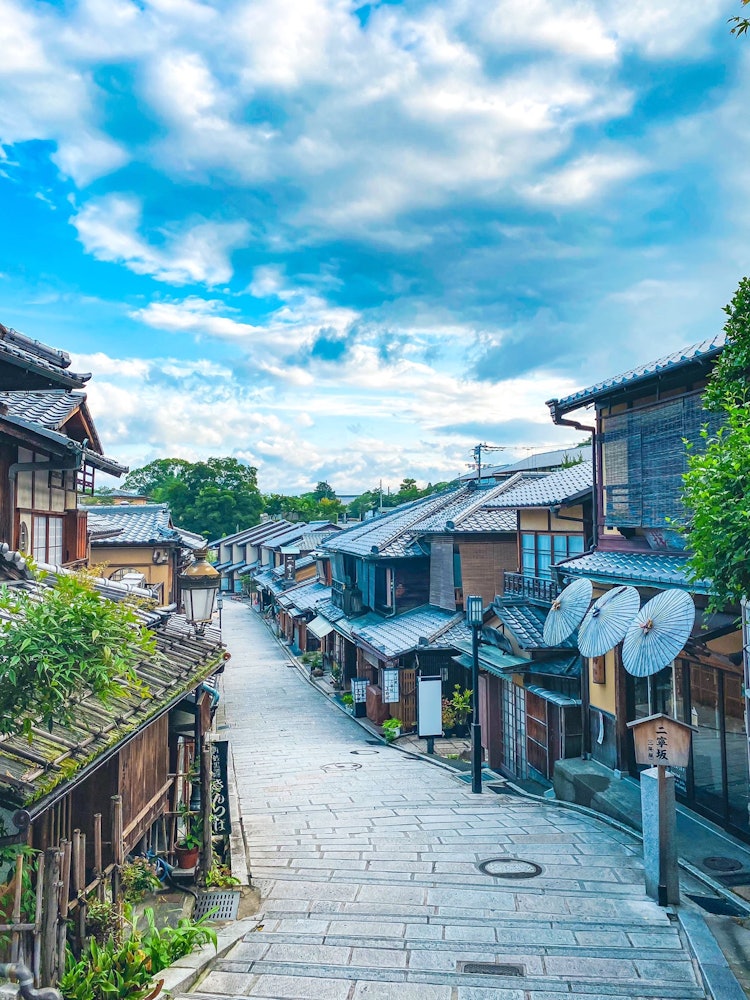 [相片1]日本京都尼尼坂佳能EOS9000D在清晨，无论冠状病毒大流行如何，您都可以享受没有人的京都的寂静和庄严的气氛。京都的旅游景点总是有很多人，但如果你早起，你可以享受不同的氛围！