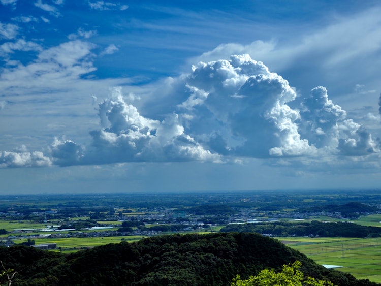 [이미지1]도치기시의 오히라야마 전망대에서 바라본 풍경입니다.아래의 간토 평야에서 많은 적운 구름이 발생합니다!푸른 하늘이 가득하고 멀리 펼쳐지는 관동 평야를 촬영할 계획이었습니다.예상대로 
