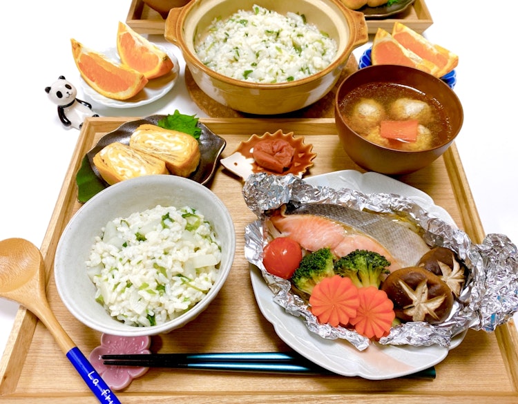 [相片1]日本的冬天。 新年煮完后，🤗💖用味道溫和的粥休息你的胃，1月7日是七種草藥日。 我祈禱我的家人過上無病的生活，今天我將🍽✨再次擁有健康的大米。