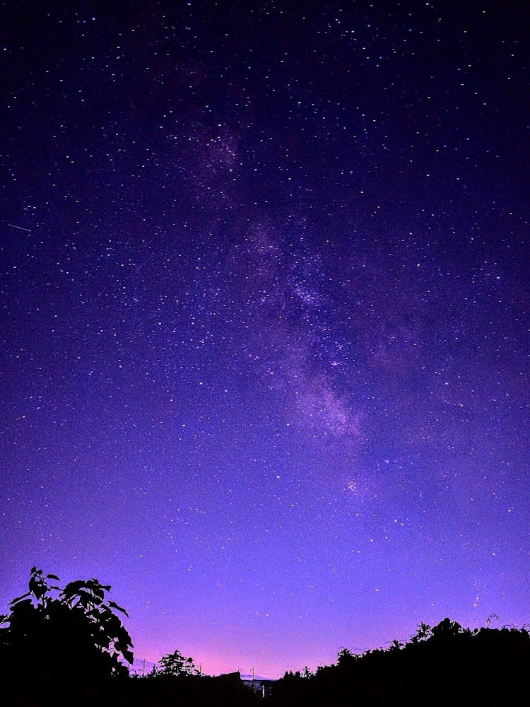 [이미지1]장마가 끝나고 푸른 날씨의 축복을 받지 못했기 때문에 대망의 은하수 하늘을 촬영해 보았습니다!도시의 불빛은 밝지만, 내가 서있는 토코로에서 육안으로 은하수를 볼 수있는 자연이 많은