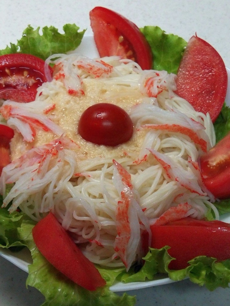 [Image1]There are cold plain noodles in the Japan. Nourishing with sliding yam and crab sticks, and coloring