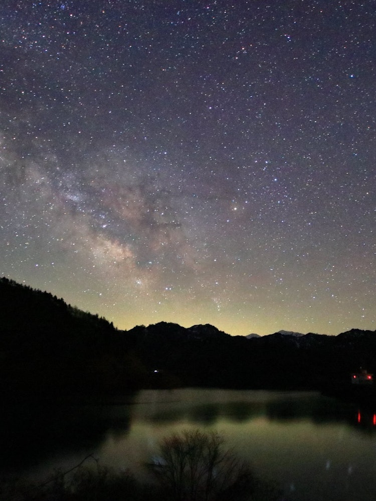 [Image1]Crossing the Dam Lake of the Milky Way...Photo taken on 2020/04/26.