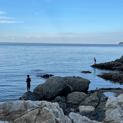 [画像2]海釣りと水しぶき – 瀬戸内海で