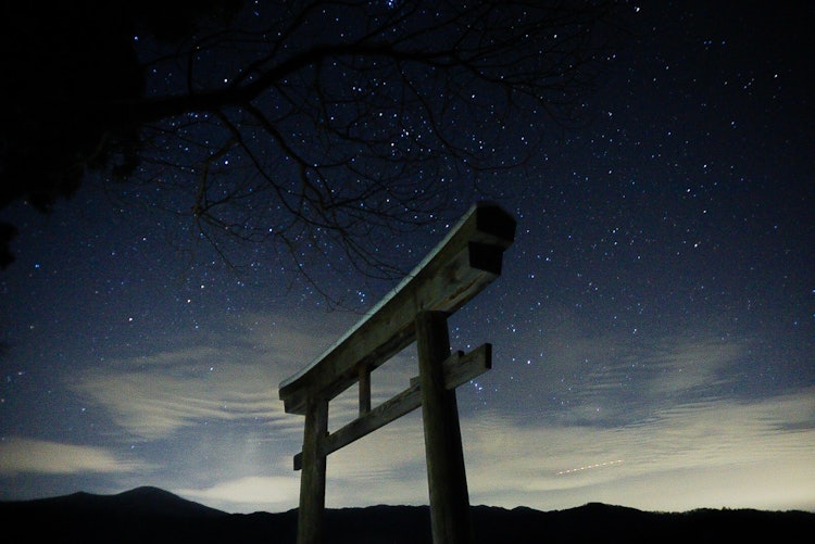 [Image1]Lake Hibara, FukushimaAt night, there is no light at all, and on moonless nights, the stars shine cl
