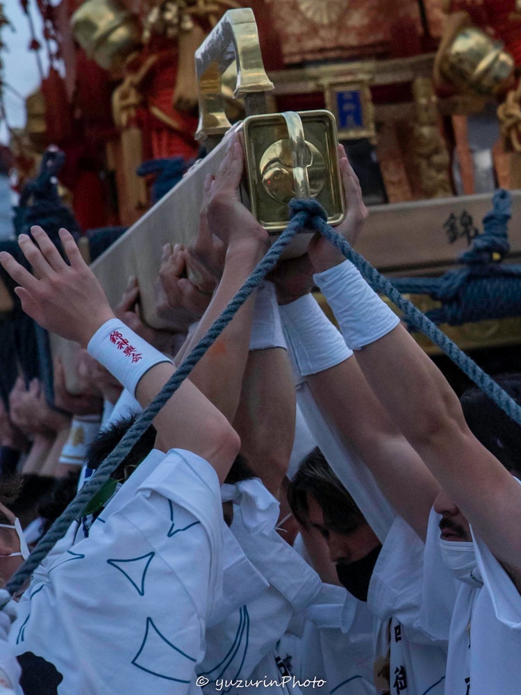 [画像1]＜600人のホイット、ホイット＞祇園祭、西御座の神輿を担ぐ力や掛け声が伝われば幸いです。