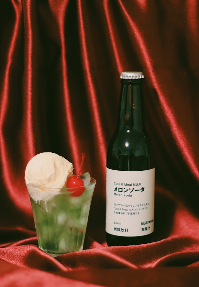 [Image1]Vanilla ice cream and melon soda