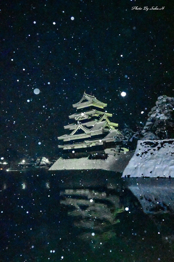 [Image1]Matsumoto Castle on a heavy snowy dayThe Chuo Expressway was closed to traffic, so I took a big deto