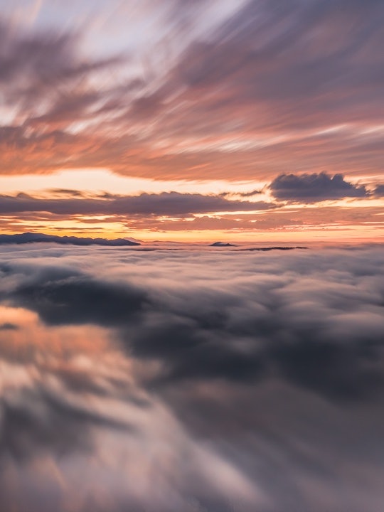 [Image1]Sea of clouds and sunrise at Lake MashuProbably the most dramatic morning in eastern HokkaidoHere yo