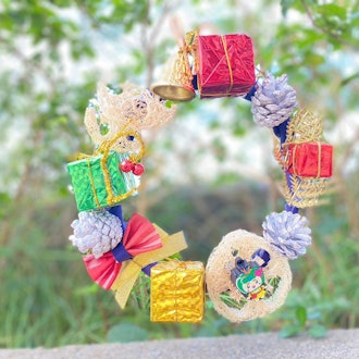 [이미지1]하에바루 명물 루파와 전통 공예품인 류큐 카스리의 눈물을 사용하여 크리스마스 화환을 만들었습니다.루파는 건조되고 표백됩니다.루파에서 잘라내어 귀엽다☆