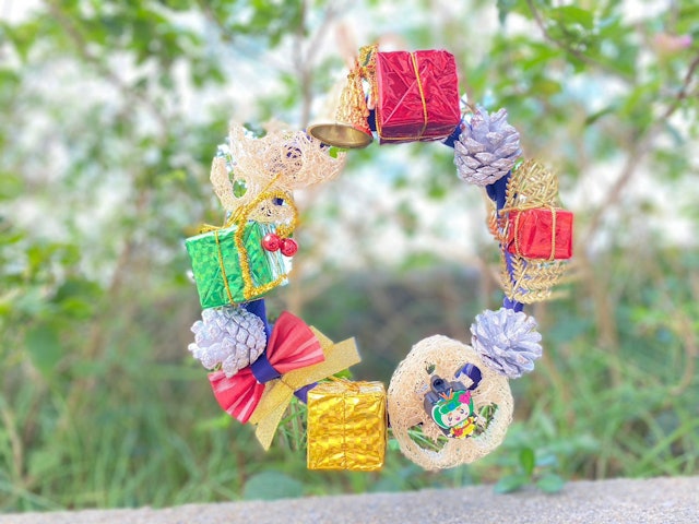 [Image1]I made a Christmas wreath using Haebaru specialty luffa and tears of Ryukyu kasuri, which is a tradi