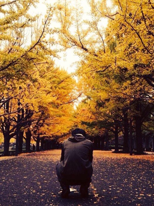 [Image1]This photo was taken at Showa Kinen Park.The theme is reminiscence.When I shot him crouching, he see