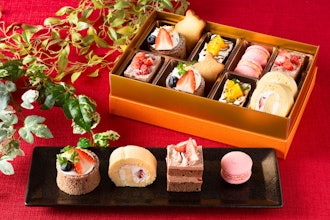 [Image1]A sweet box where you can enjoy the hotel's proud afternoon tea at home is now available.A total of 