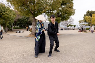 [相片2]風の吹きよで 西東雨が降りそうな天気ですが、先日も外国人観光客と⚔#大阪城 #武士荣誉从西东方吹来的风天气看起来像下雨，但前几天，外国游客和⚔.