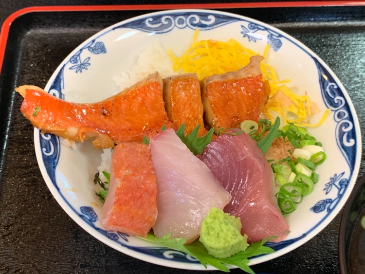 [相片1]高知县室户市的当地美食 使用金米鲷鱼