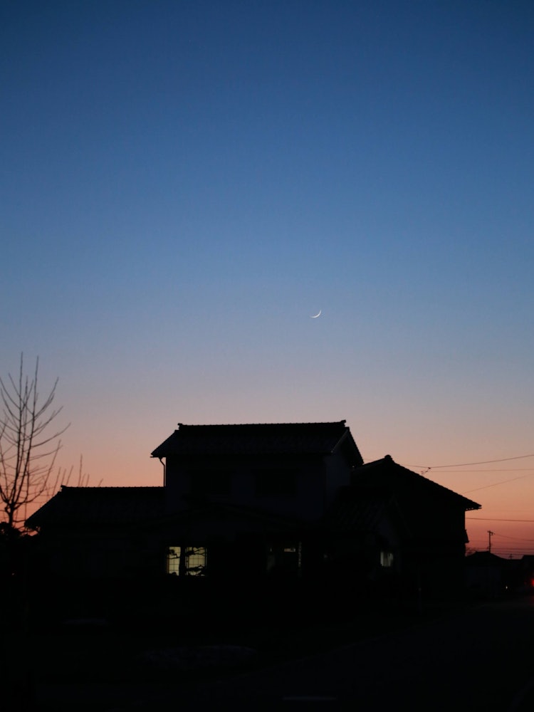[Image1]Twilight in the suburbs of Toyama