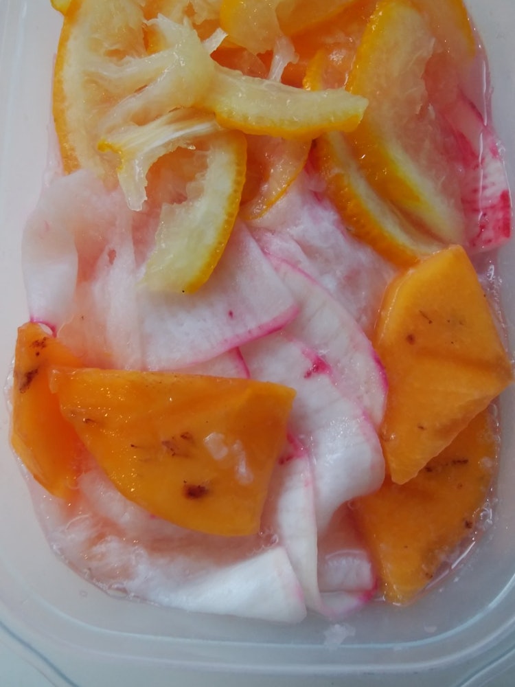 [Image1]I pickled my yuzu, red turnips, and frozen persimmons. It is the autumn food itself. My body is happ