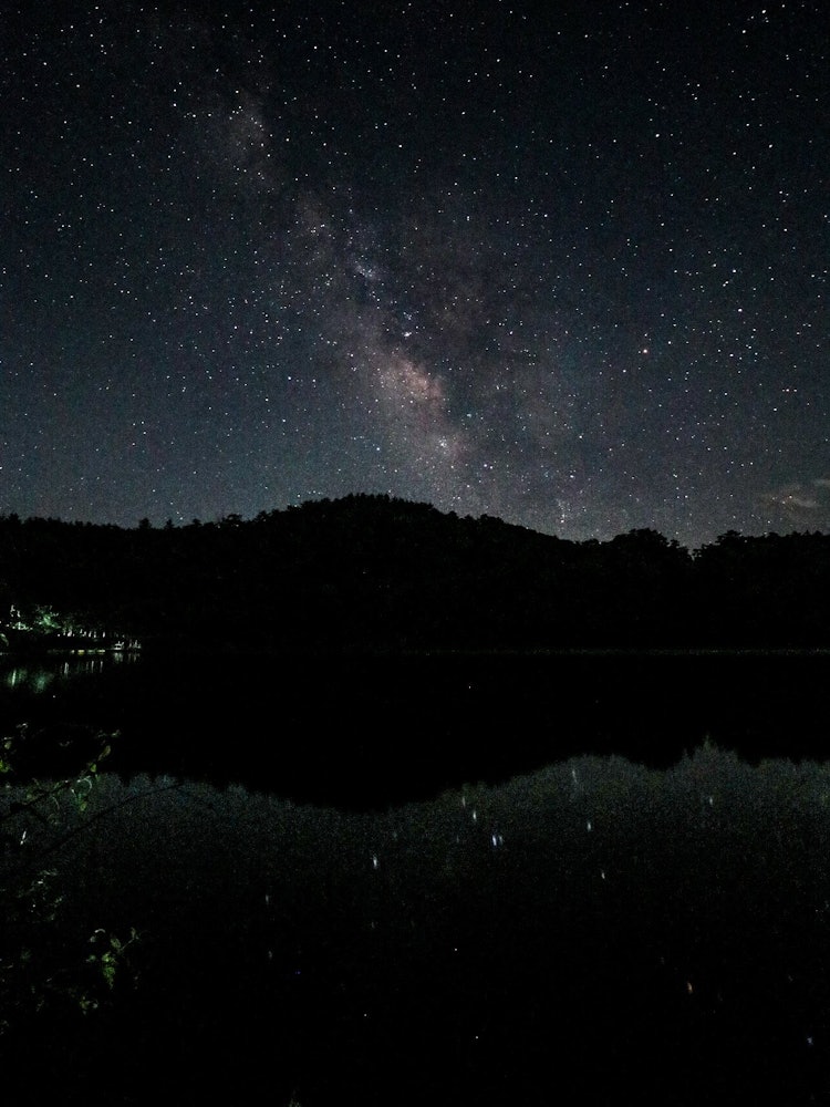[画像1]四尾連湖キャンプ場での天の川初めての天体撮影だったけど晴天に恵まれきれいに天の川が肉眼でも見れるこのサイトは心が解放される