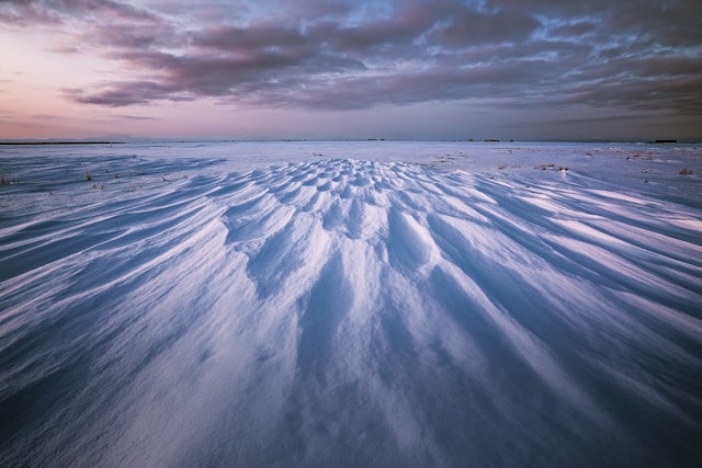 [画像1]野付半島のシュカブラここは、野付湾の厳冬期２月風の強い翌日凍りついてる野付湾はこの様なシュカブラが、あちこちにできている