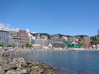 [Image2]Atami Sun BeachThe blue sea, the white sand beaches, the hotel county, the palm tree-lined streets, 
