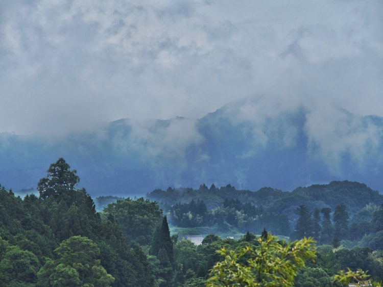 [이미지1]나라현 대우산 혼고 저수지에서 본 산맥.