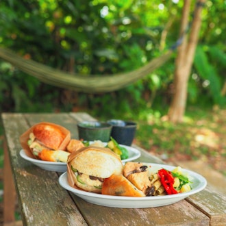 [画像1]ᑦᴬᶠᴱ 𐂐𖥣 . 𖠚˒˒ . . .毎年ここはかかさず‎𐩢𐩺本日のパンサンドとスープとデリのセットgivingtreehome 石垣島野底カフェ