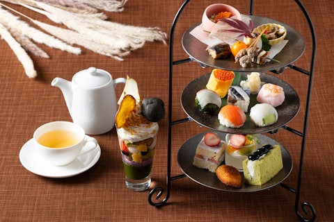 [相片1]【僅限3天】日式下午茶11/23（週四/公休日）~25（週六）僅限3天！我們將🍵舉辦日式下午茶♪ 這是一種充滿日本料理的下午茶，充滿了廚師對細節的關注，如手鞠壽司和秋劍魚柚子燒，以及許多讓您感到“日本