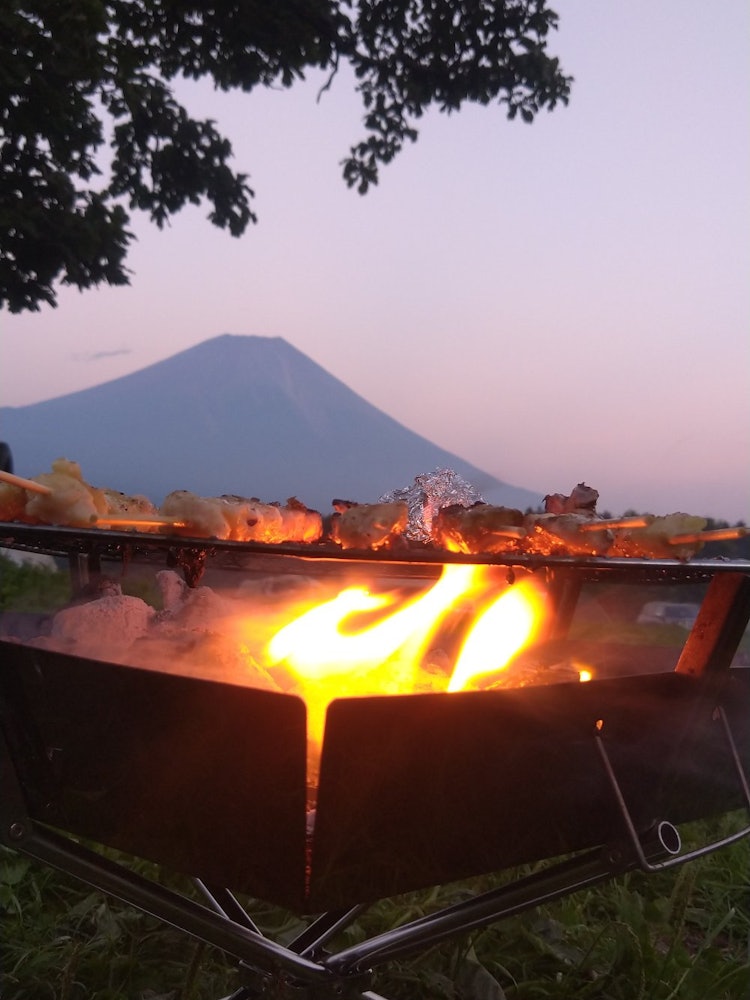 [画像1]焚き火で富士山焼き🔥🗻🔥おいしくな～れ😅
