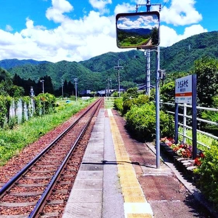 [이미지1]히다 미야타/기후 히다미야다/기후나는 가족 여행에서 히다 다카야마에서 게로 온천으로가는 도중에이 역을 우연히 발견하고 들렀다. 공기는 맑았고 푸른 하늘은 아름다웠으며 철도 선로는 