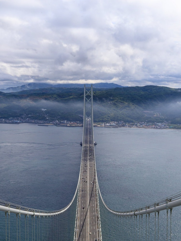 [Image1]It is a view of the Awaji Island side from the Akashi Bridge It is 😀 a scene that I usually see