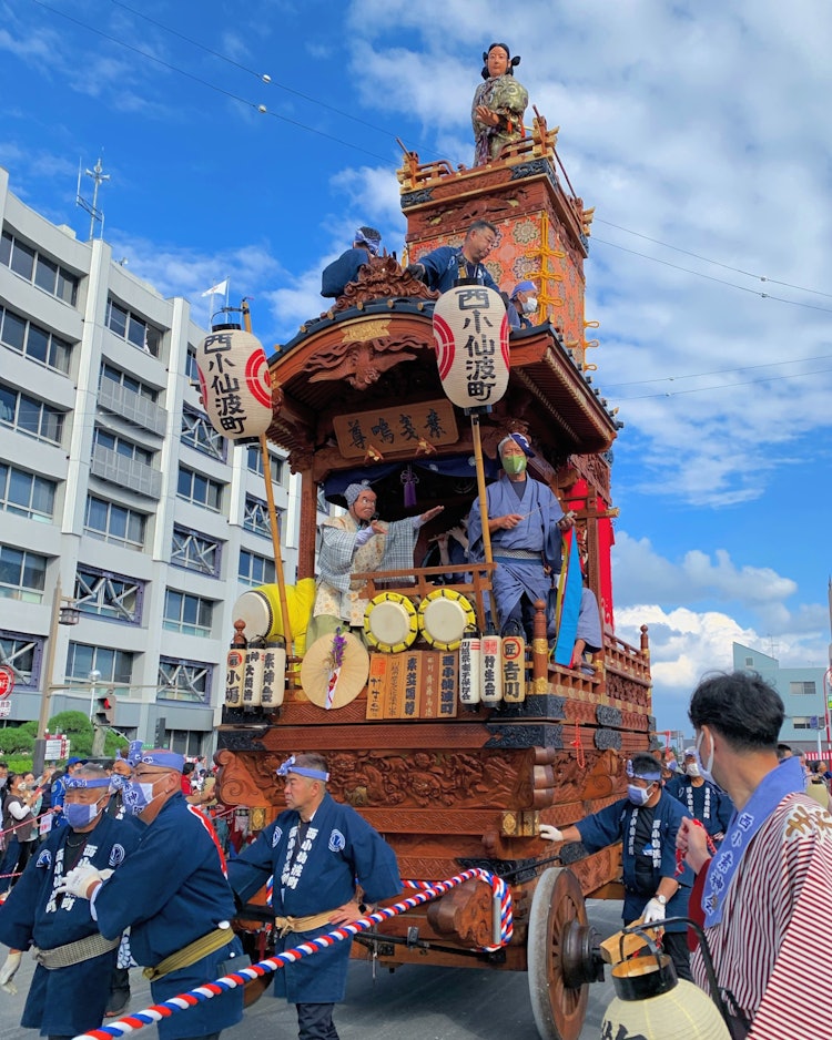 [이미지1]10월 16일, 22일 촬영.가와고에 시청 앞에서 벌어지는 축제 수상 행렬입니다.니시 코센바 쵸 (Nishi-Kosenba Town)의 산차, 단순한 아들입니다.또한 신성한 몸 (