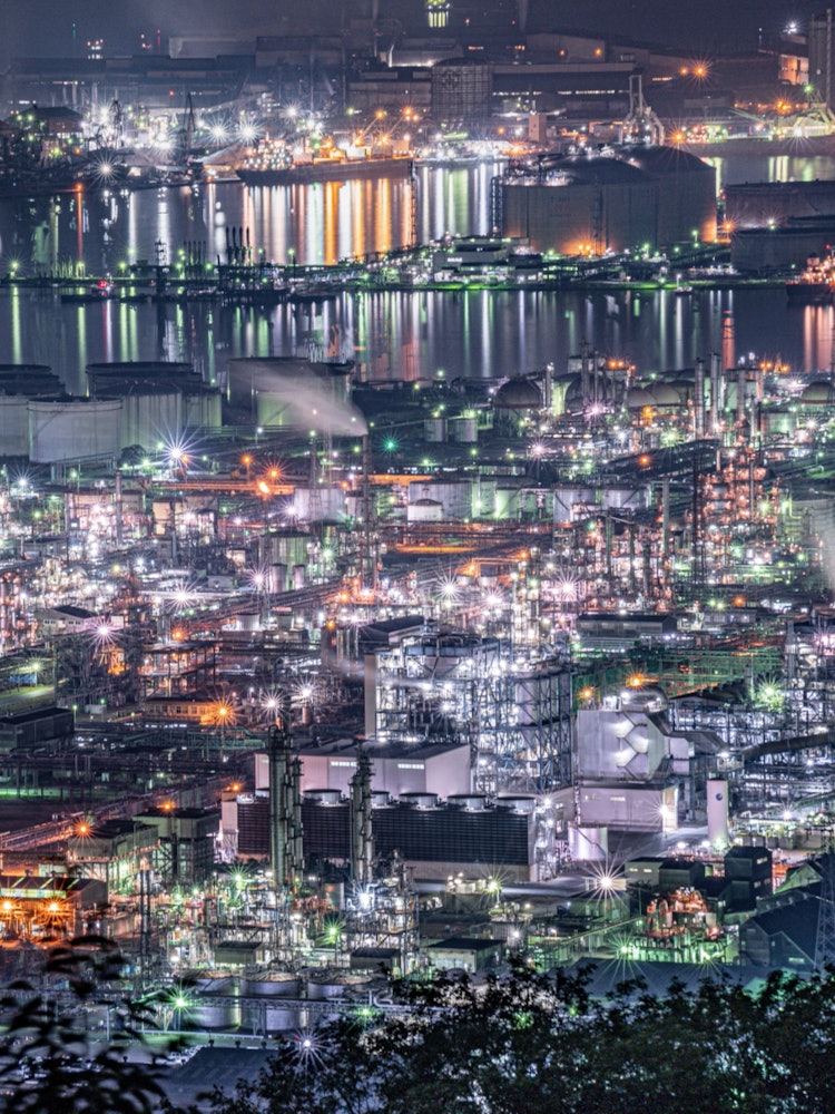[Image1]Night view of the factory in the Mizushima complex.It was a masterpiece.